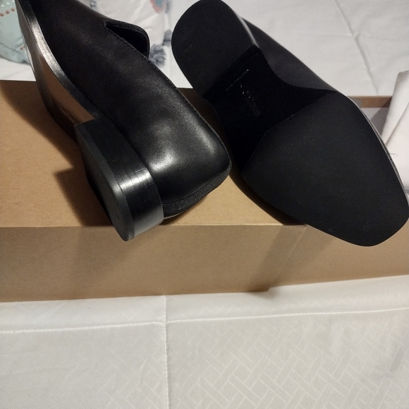 Oblique loafers size 7, runs one size small. - Picture 4 of 4